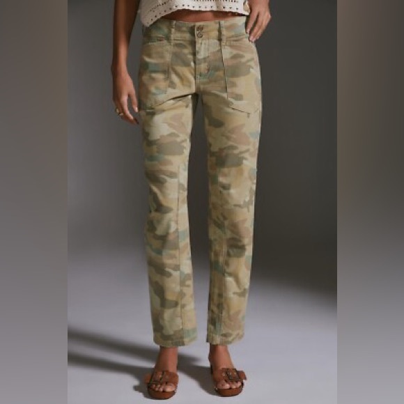 Pilcro Denim - Anthropologie Pilcro The Wanderer low rise Camouflage Cargo Pants